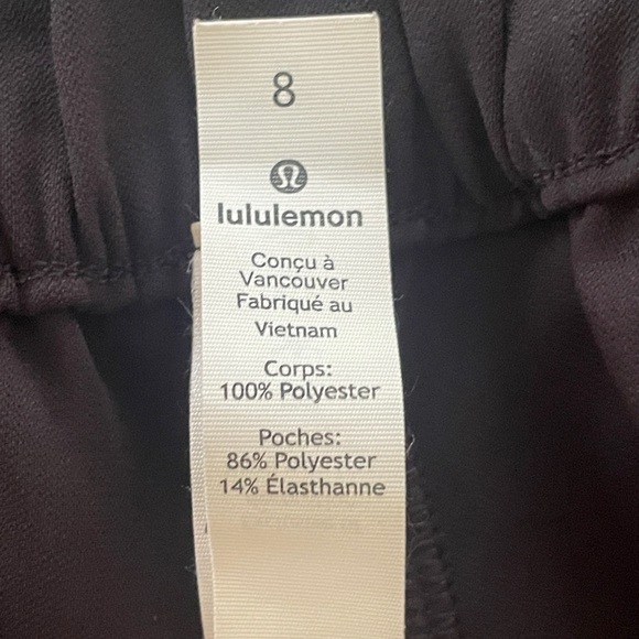 Lululemon Noir Black Women Shorts Size 8 - Picture 2 of 3